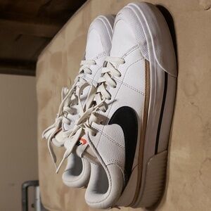 Nike Court Legacy Lift Size 9